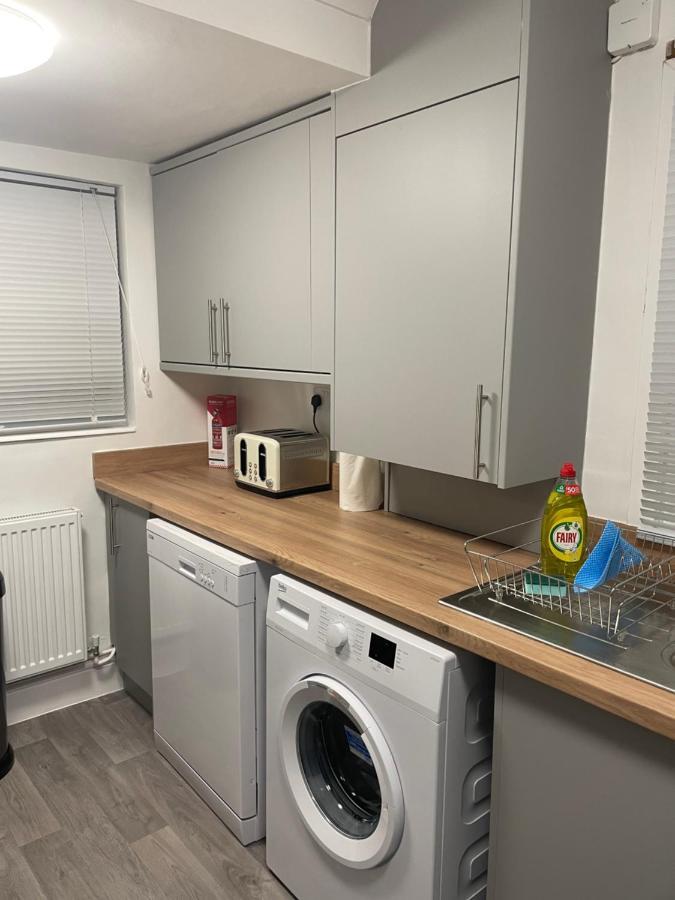 Comfy Home For Contractors And Families With Free Parking - Sage View Aldershot Exterior foto